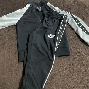 Used Nike Tracksuit 3T
